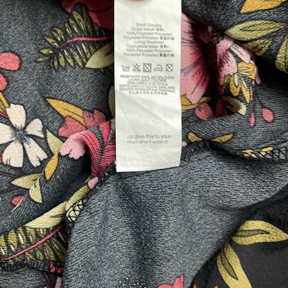 Missguided Black Flowery Dress - Picture 8 of 8